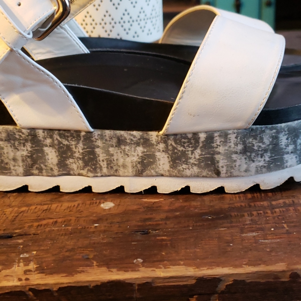 Funky Sandals - Picture 4 of 4